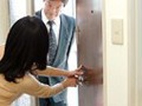 高齢熟女ドラマ 借金を型に妻を寝取られました…風吹さおり　サンプル画像01